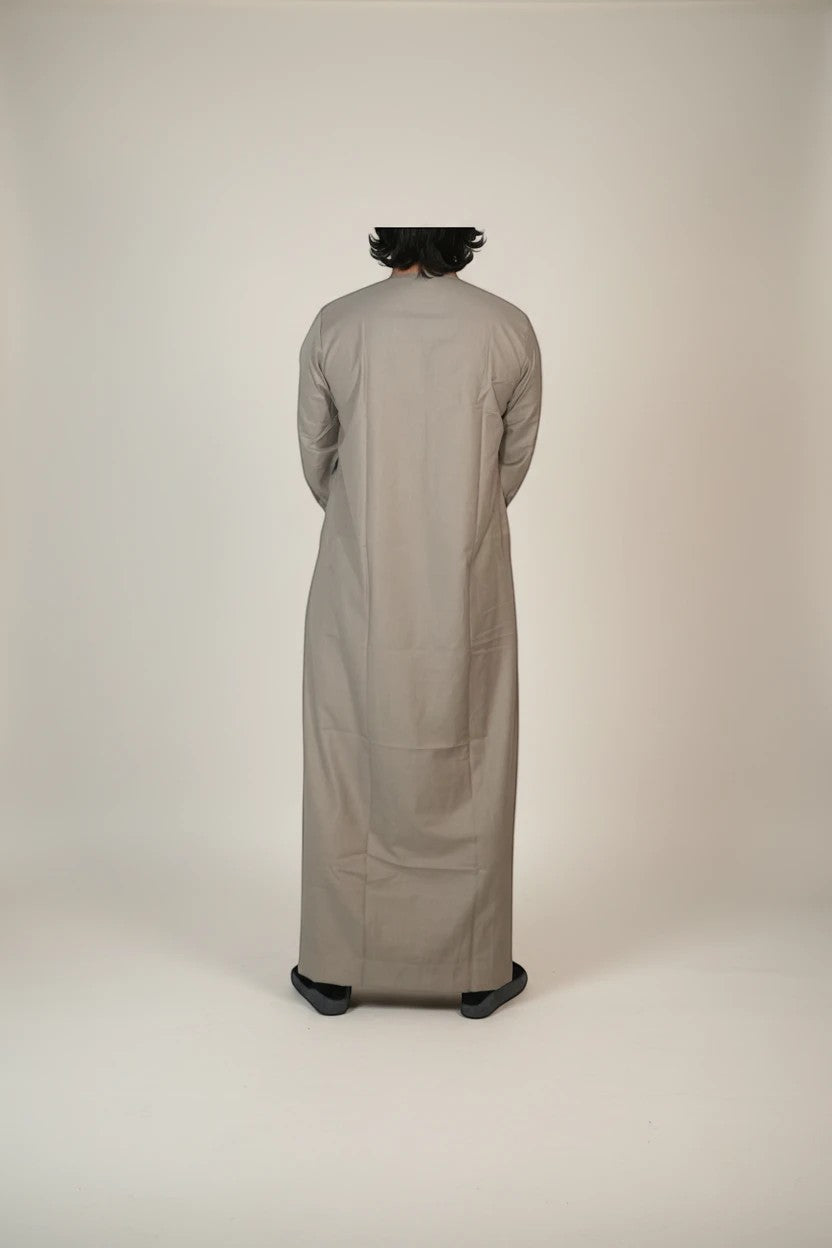 Khayr Thobes traditional Islamic thobe jubba robe in light grey, long sleeves, full length, classic silhouette.